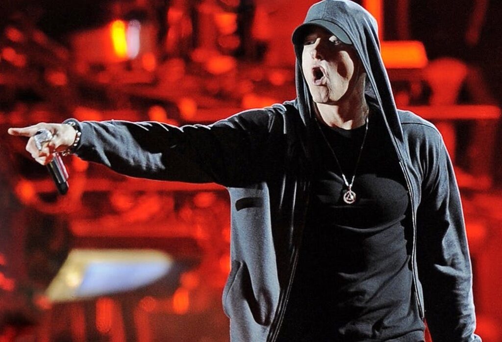 Eminem_performing_old_image